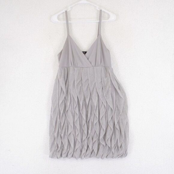 Forever 21 Gray Spaghetti Strap Gray Ruffle Blouse Top Large Polyester Blend - Picture 1 of 5